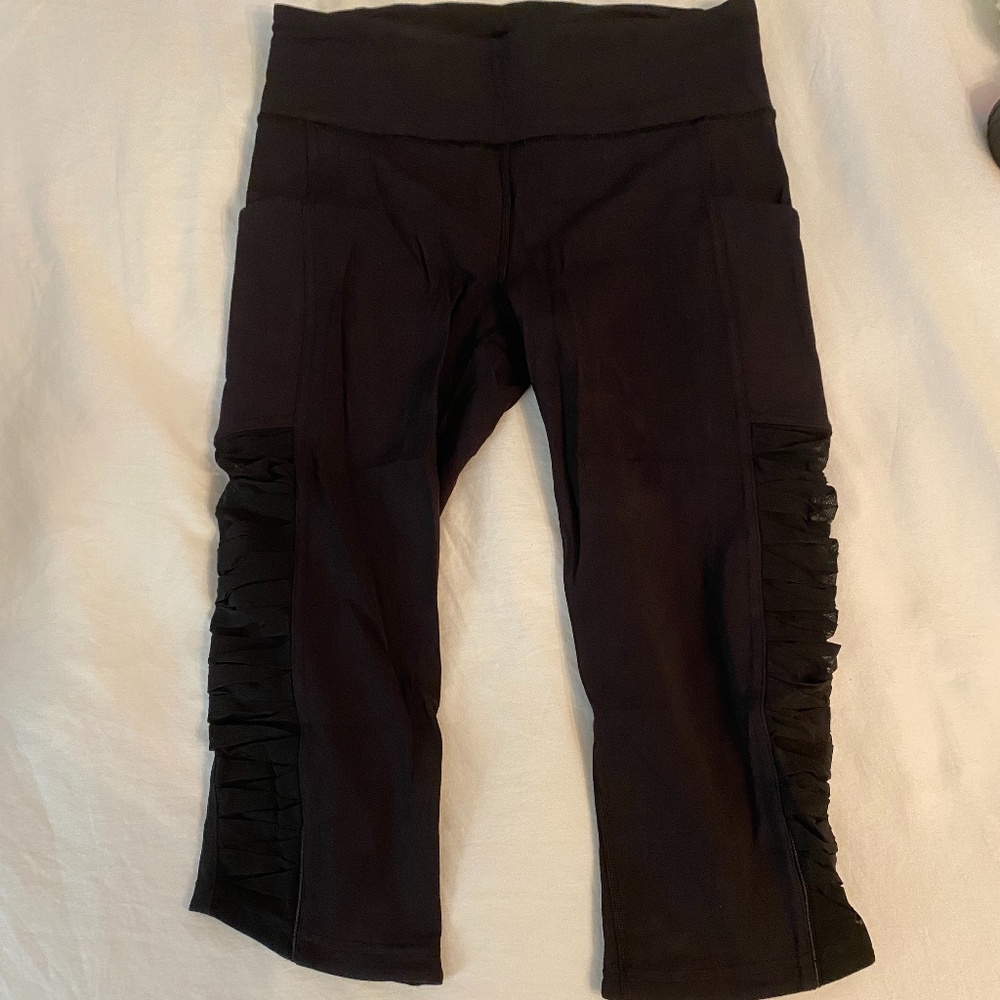 Lululemon Leggings 21" (black, size 6)